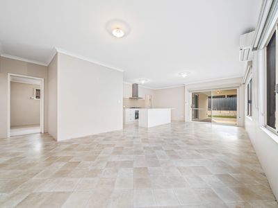 16 Snugglepot Street, Banksia Grove