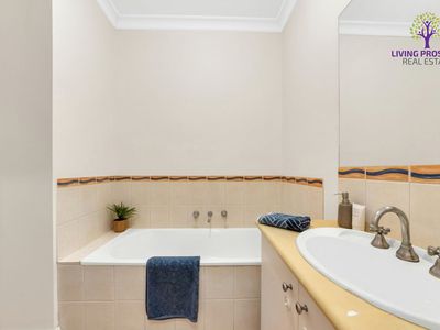 4 Fullard Close, Point Cook