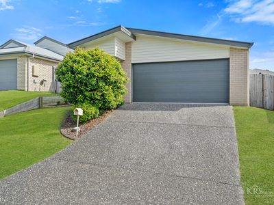 27 Dalby Street, Holmview