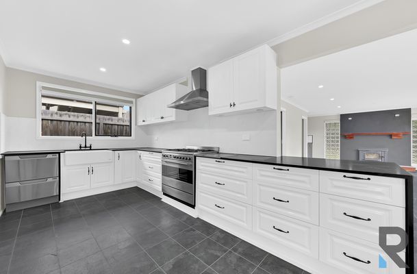 80 Mitford Crescent, Craigieburn