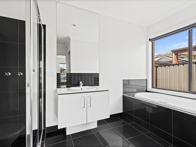 35 Bradshaw Ave, Craigieburn