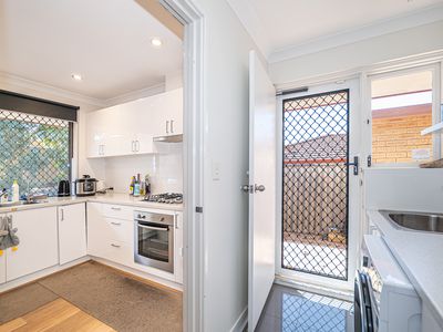 2 / 84 Clydesdale Street, Como