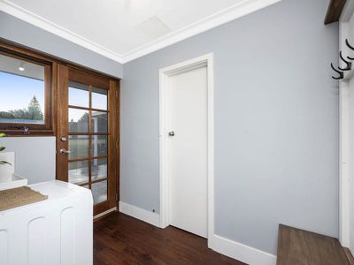 27 Sicklemore Rd, Parmelia