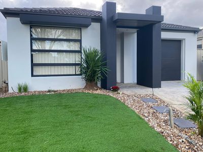 11 Clare Street, Brookfield
