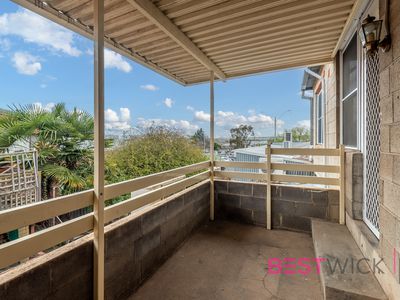 2 / 235 Russell Street, Bathurst
