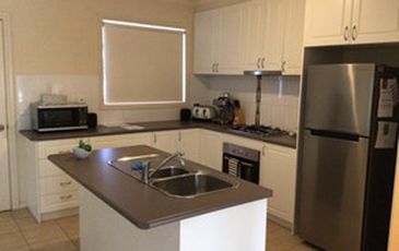 1 / 6 Iris Place, Pakenham