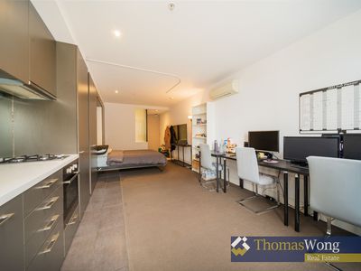 705 / 32 Bray Street, South Yarra