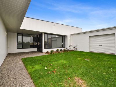 2 / 54 Landsborough Avenue, Newstead