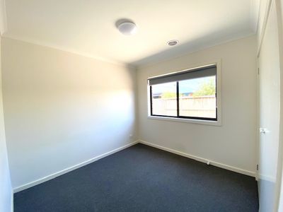 18 Seedgrass Street, Point Cook