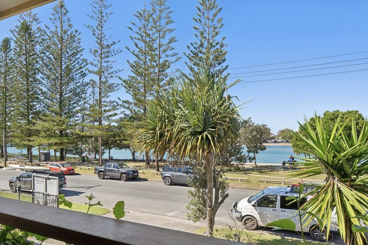 4 / 21 Awoonga Avenue, Burleigh Heads