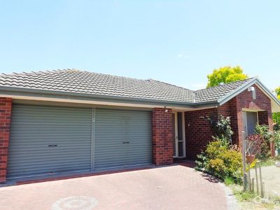 2 Kenton Walk, Narre Warren South