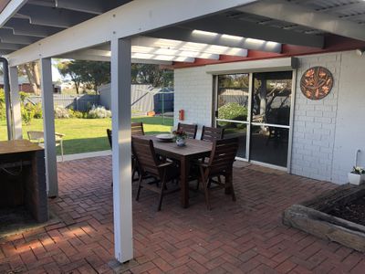 18 English Drive , Millicent