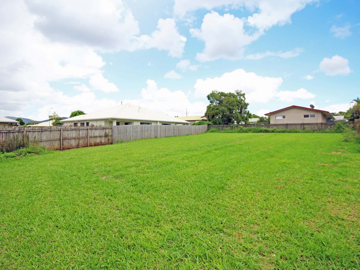 11 Robertson Close, Atherton