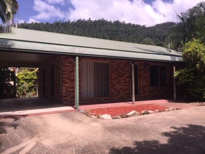 1 & 2 / 13 Eshelby Drive, Cannonvale