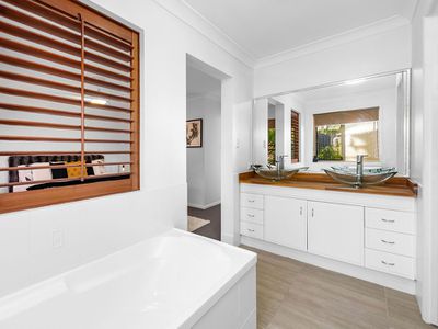 5 Brush box Place, Wakerley