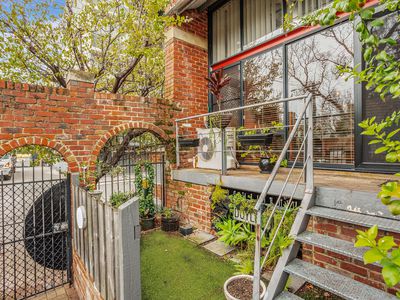 2 / 3 Greenway Street, Perth