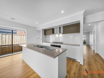 25 Mervyn Way, Mambourin