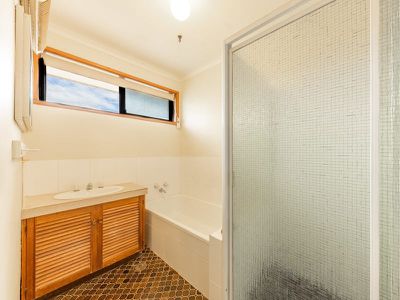 128 Larmer St, Howlong