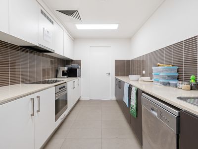 522 / 66 SICKLE AVENUE, Hope Island