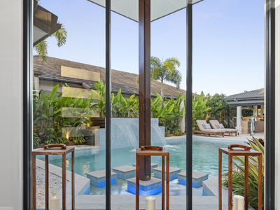 2566 Cressbrook Drive, Hope Island
