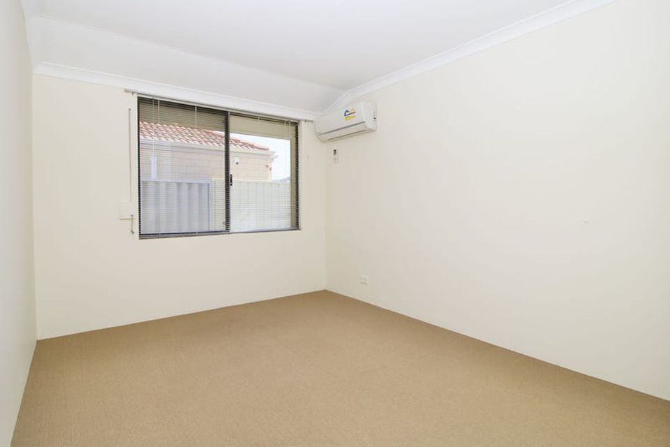 24 Almond Avenue , Shoalwater
