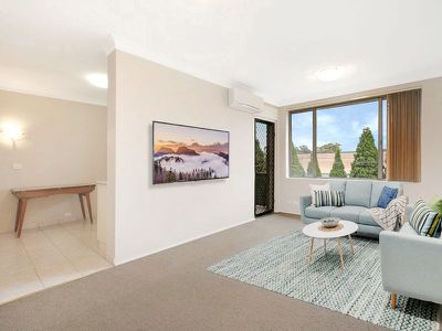 9 / 30 Barber Avenue, Eastlakes