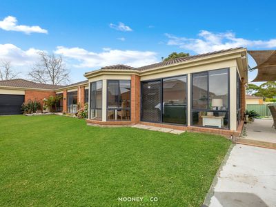 2 Oak Post Place, Cranbourne East