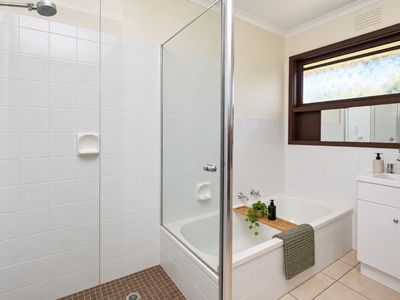 4 / 14 Kelvinside Road, Noble Park