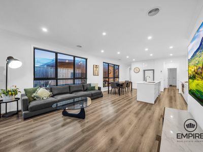 7 Walhallow Drive, Clyde North