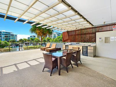 8 / 323 Bayview Street, Hollywell