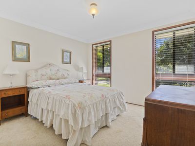 2 East Close, Hawks Nest