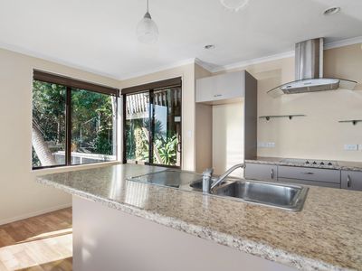 16 Iwa Road, The Wood