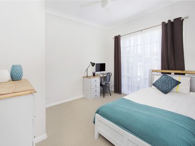 98 Parkes Street, Oak Flats