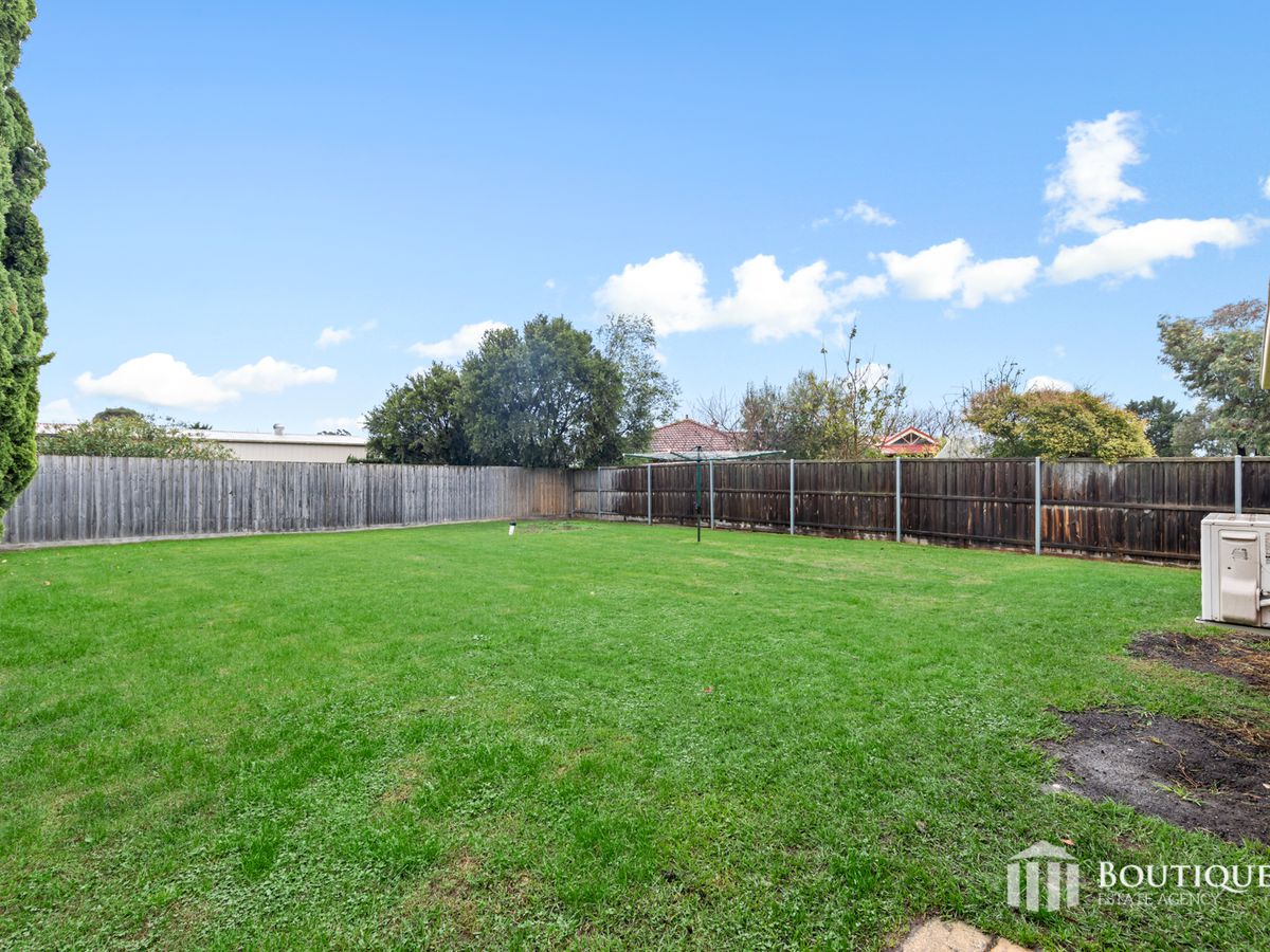 17 Francine Court, Narre Warren