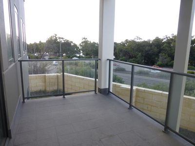 4 / 28 Goodwood Parade, Burswood