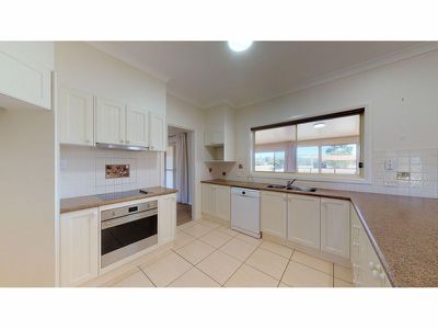 65 Torryburn Way, Dubbo