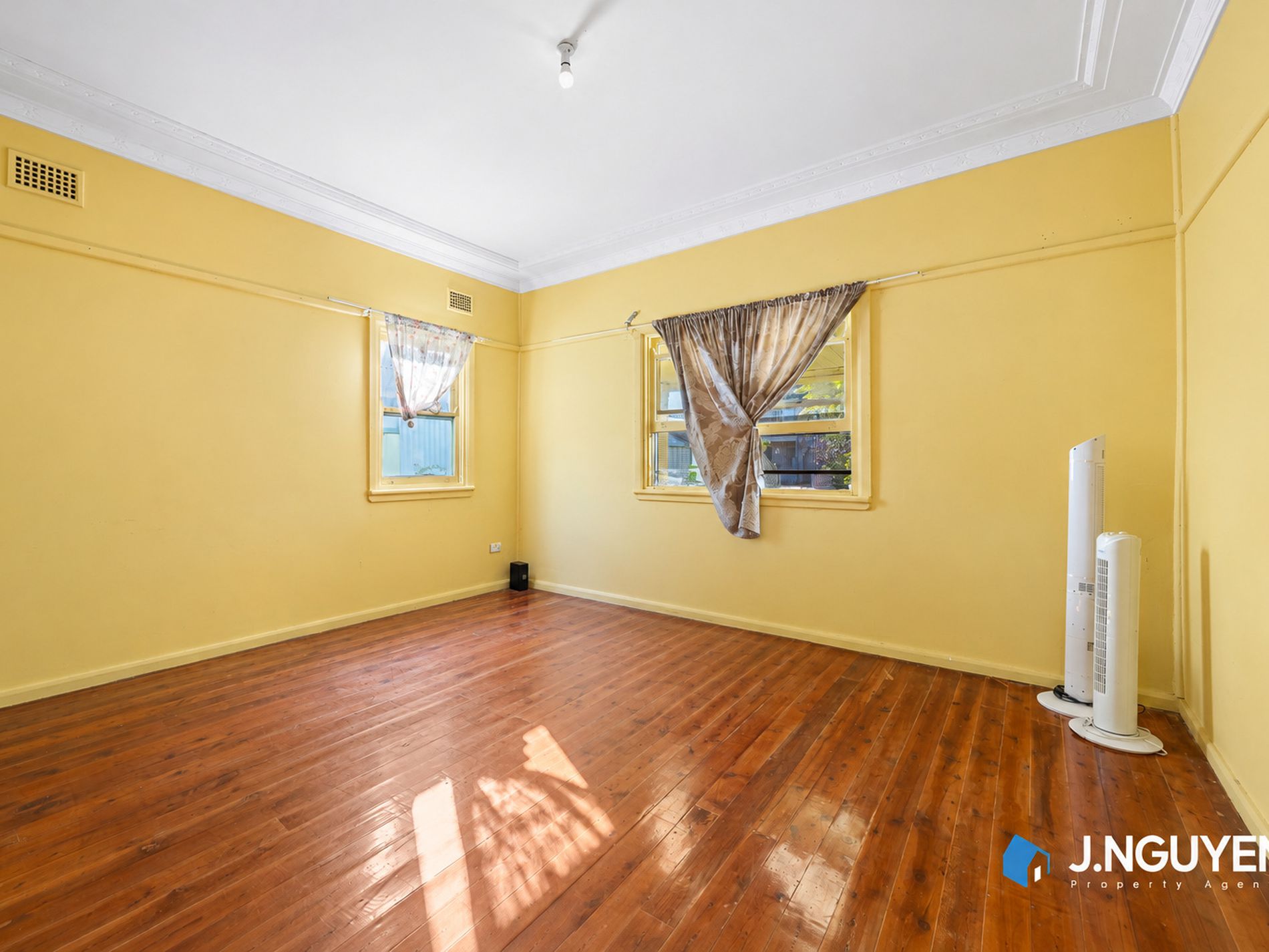 12 Kiora St, Canley Heights