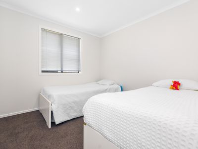 5B Bruce Ave, Glenview