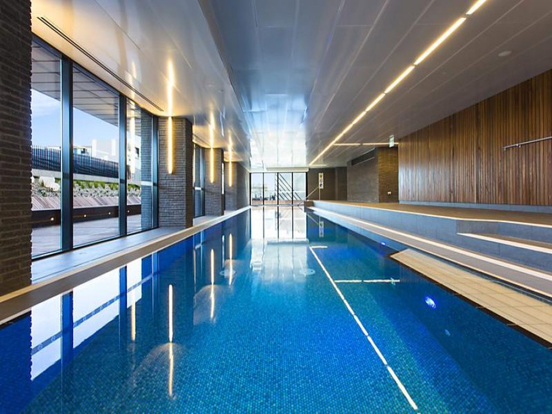 602 / 229 Toorak Road, South Yarra