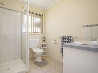 2 Medinah Ct, West Wodonga