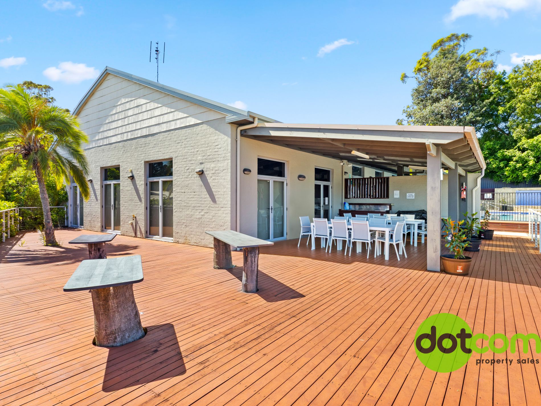 12 Sixth Avenue, Green Point