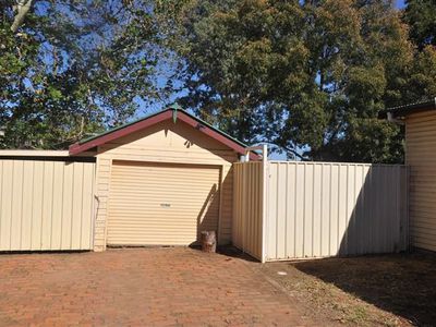 18 Battye Street, Forbes
