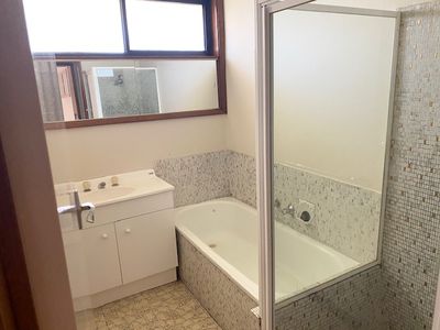 1 / 51 Morris Road, Hoppers Crossing