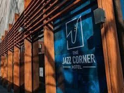 805 / 17 Singers Lane, Melbourne
