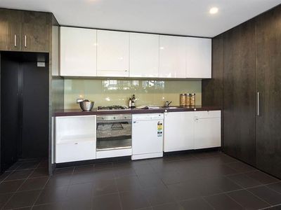 1604 / 2 Sterling  Cct, Camperdown