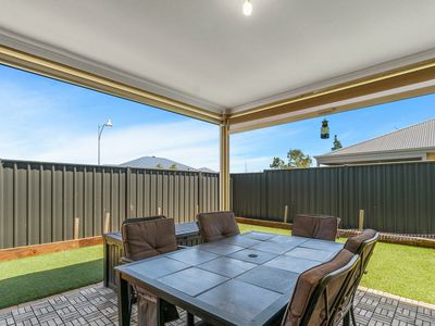 1 Farnese Way, Banksia Grove