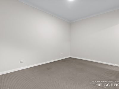 2 / 8 Peppering Way, Westminster