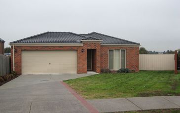 15 Cuneen Crescent, Berwick