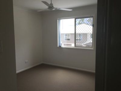 83  Crossacres , Doolandella