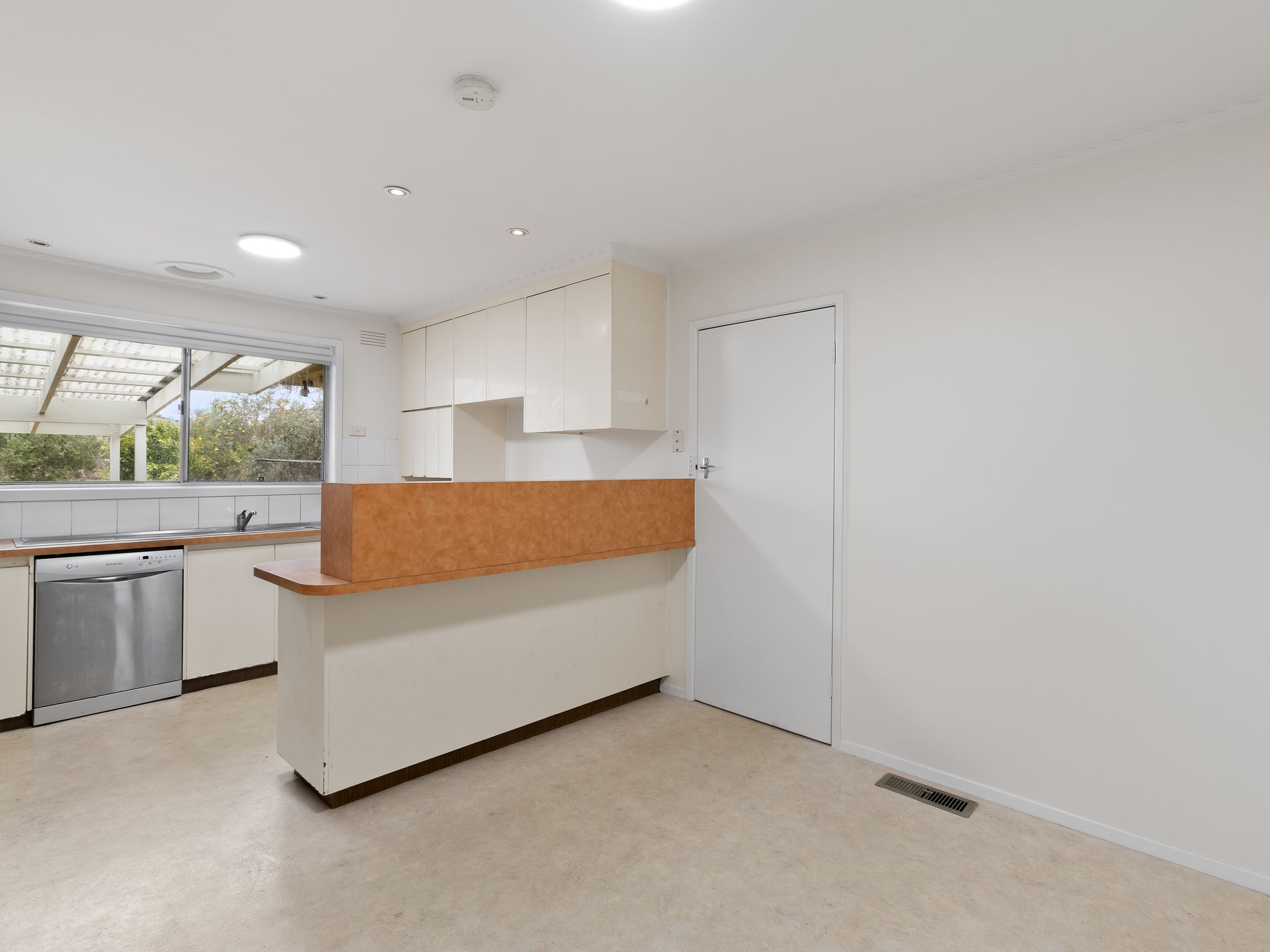 14 Fairfield Avenue, Belmont